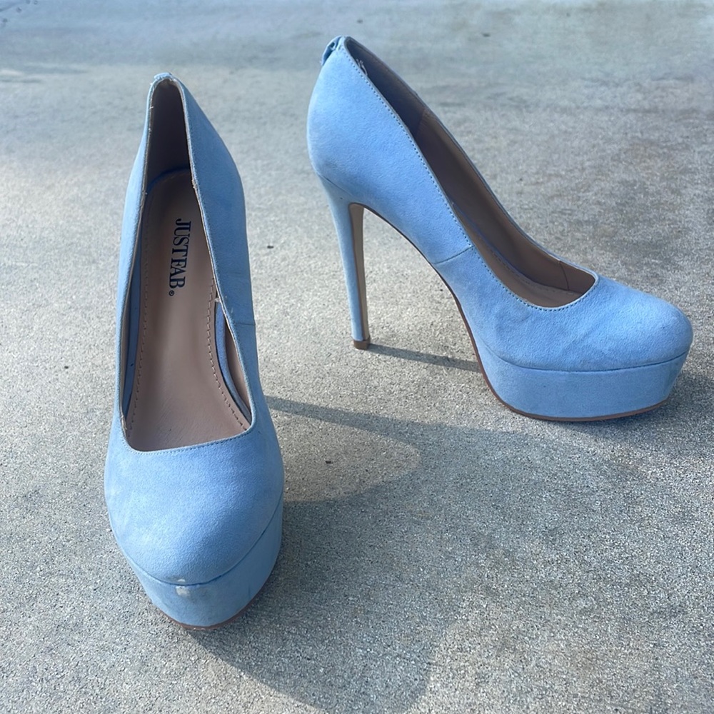 JustFab Blue 5 inch heels with 1.5 inch platform size 6.5